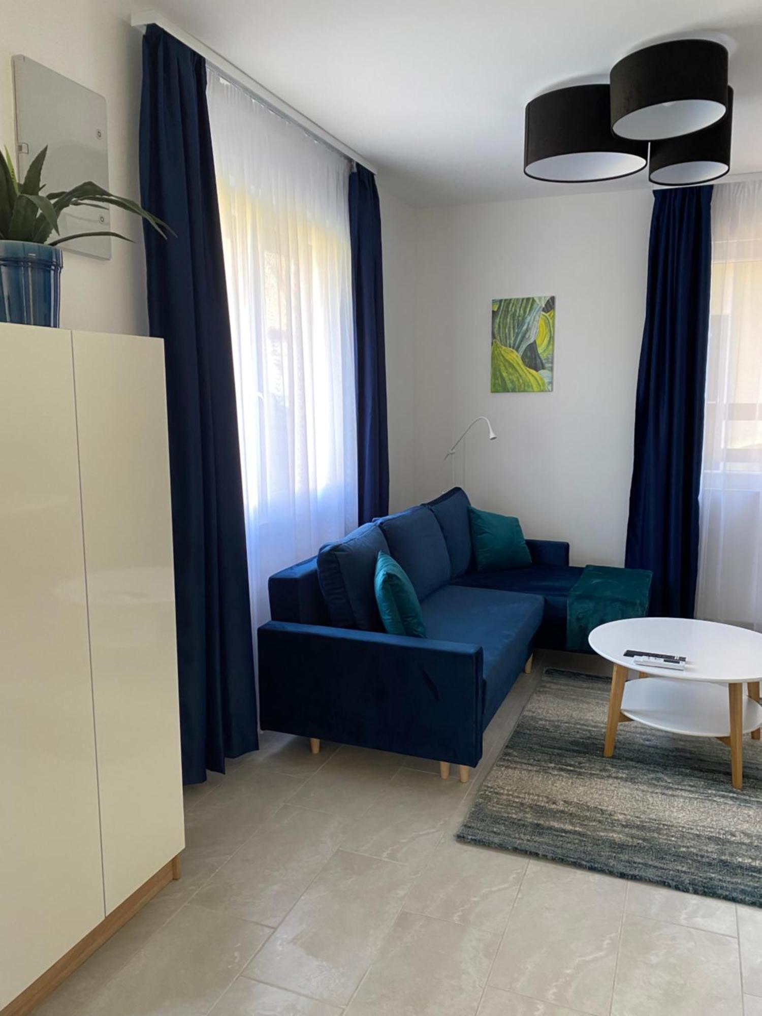 Apartment Shubu Garden Vendeghazak *